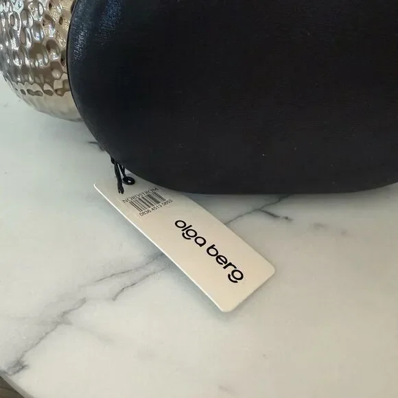 Olga Berg Bria Crystal Fringe Clutch
⭐️read description - Picture 6 of 7